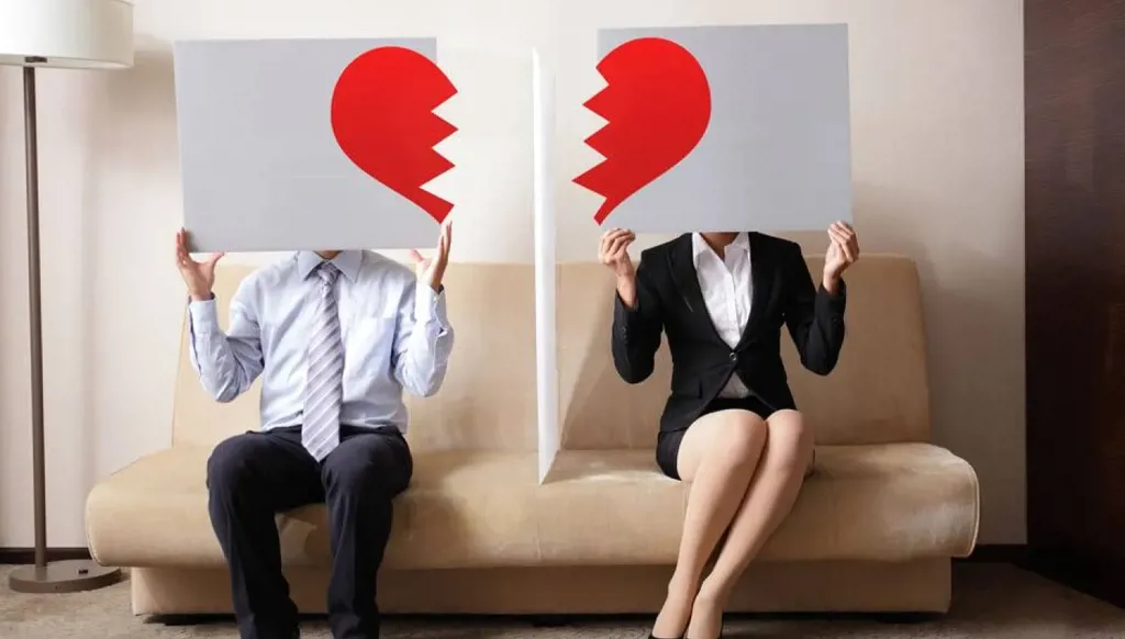 من وهج الخطوبة إلى صمت الزواج