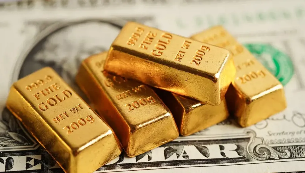 الذهب يعاود الصعود بعد تسجيل أدنى مستوى منذ 30 آذار