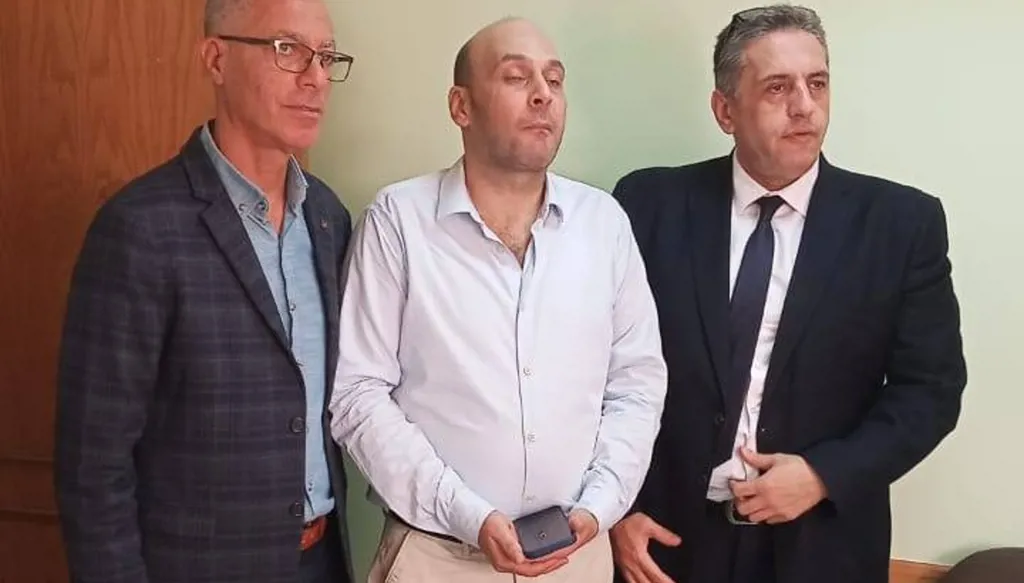 طبيب فقد بصره خلال جائحة كورونا يحظى بوظيفة جديدة