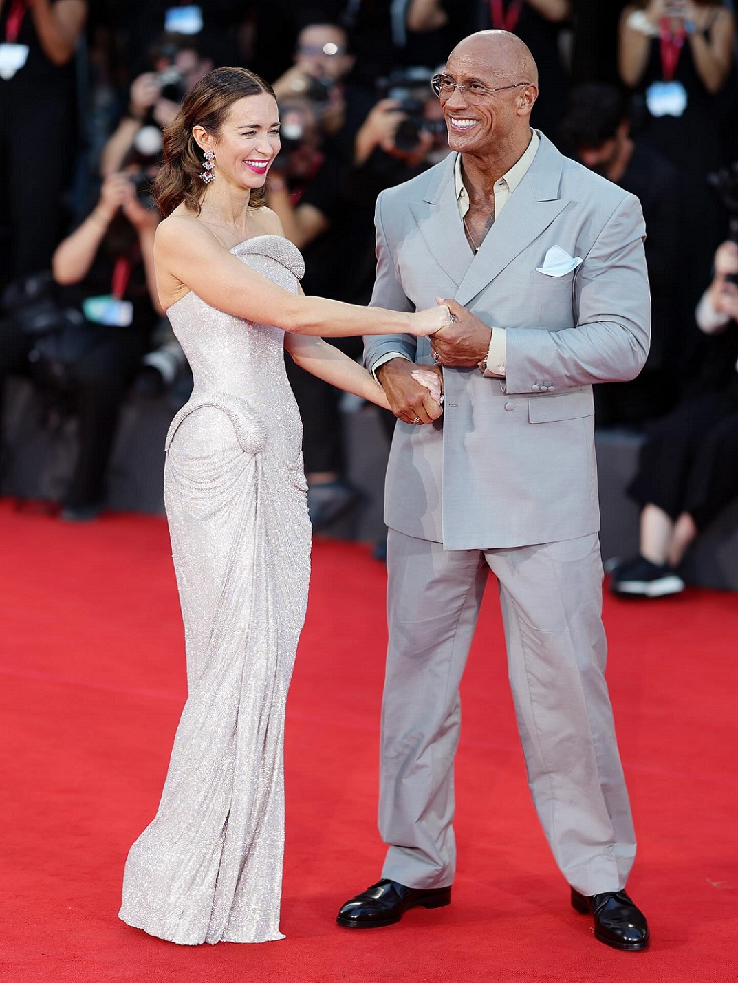 إيميلي بلانت و النجم دوين جونسون (إنستغرام)