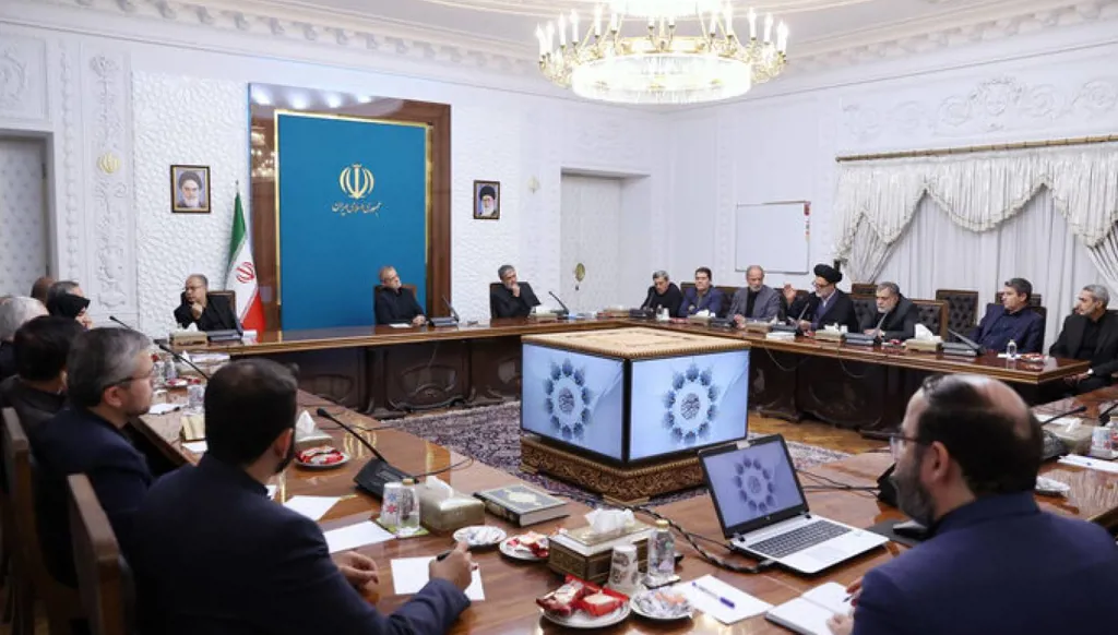 مجلس الدفاع الإيراني: لن ننتظر الضربة للرد