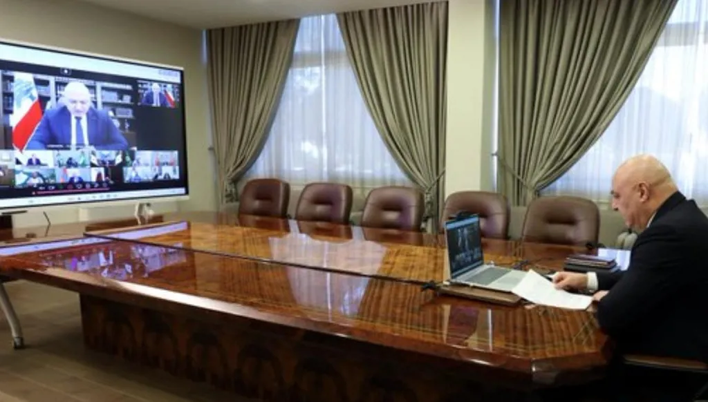 عون مشاركاً في لقاء افتراضي عبر تقنية 