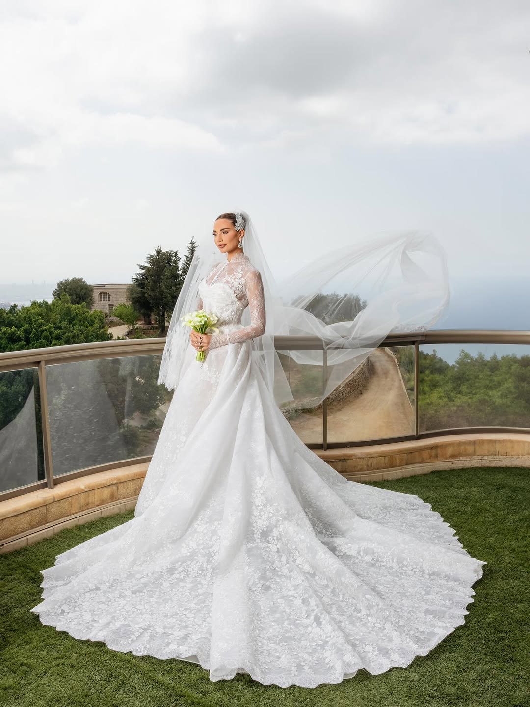 داليدا خليل بفستان زفاف من تصميم انطوان القارح (انستغرام)