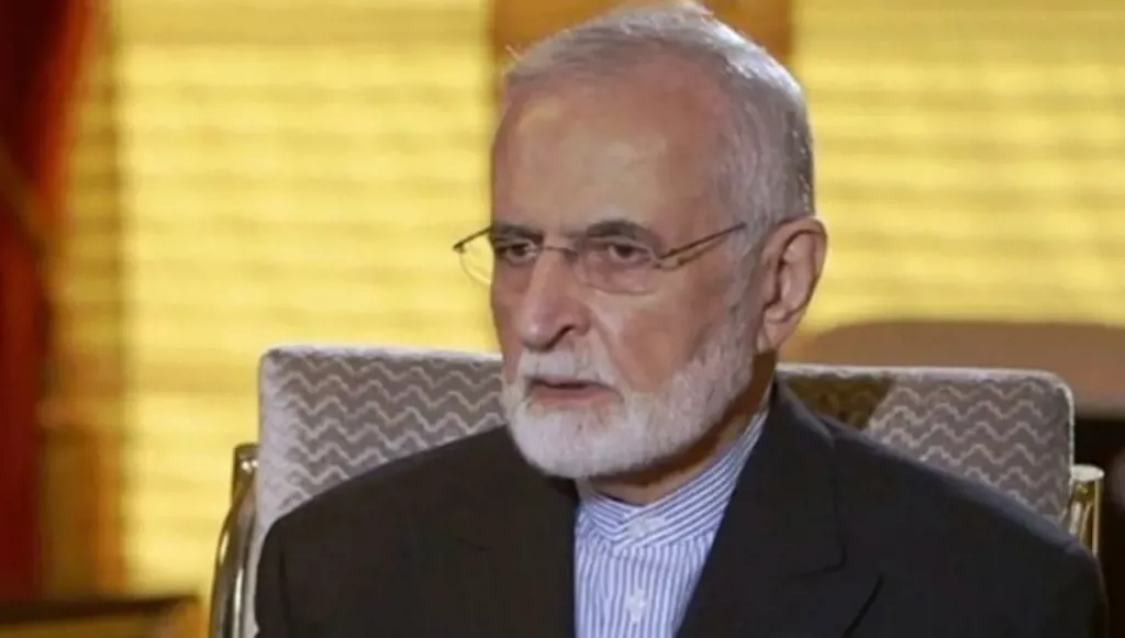 وفاة وزير خارجية إيراني سابق متأثراً بإصابته خلال الحرب