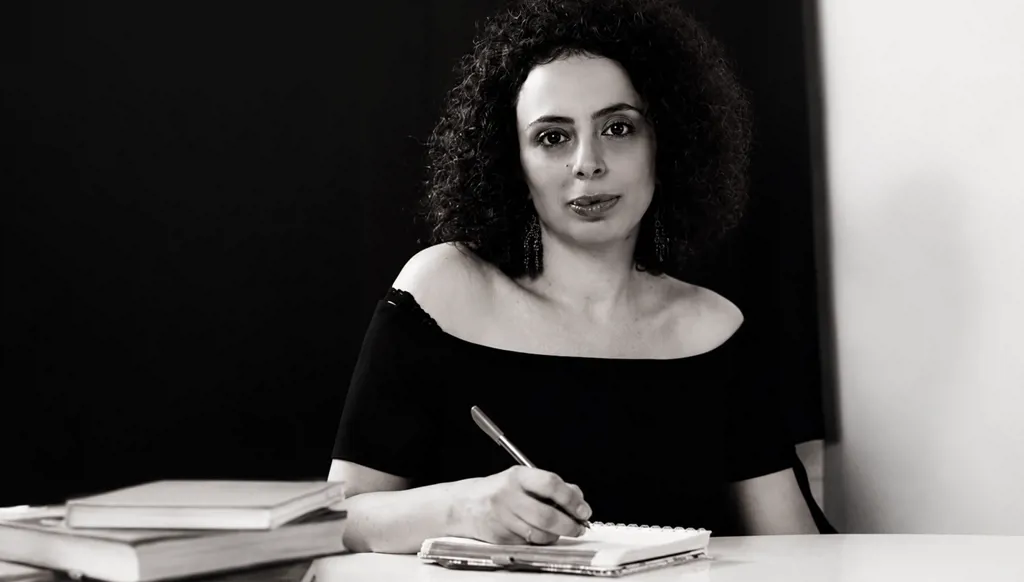 "عيون بيروت" لعزّة طويل: من يملك الحكاية حين تصبح الحياة رواية؟