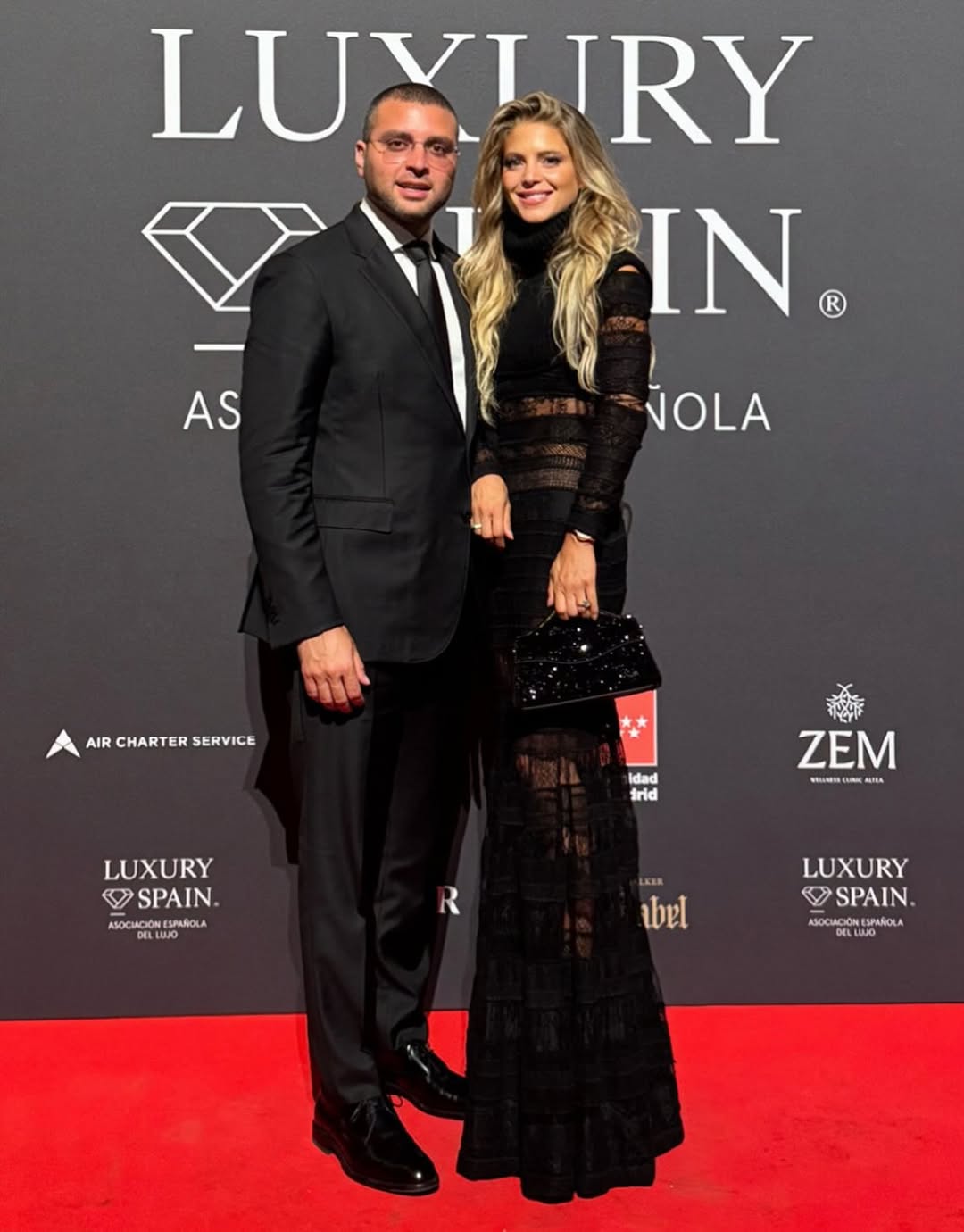 كريستينا صعب مع زوجها ايلي صعب جونيور بفستان رومانسي اسود (انستغرام)