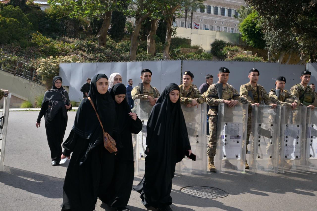 من التظاهرة أمام السراي (نبيل اسماعيل)