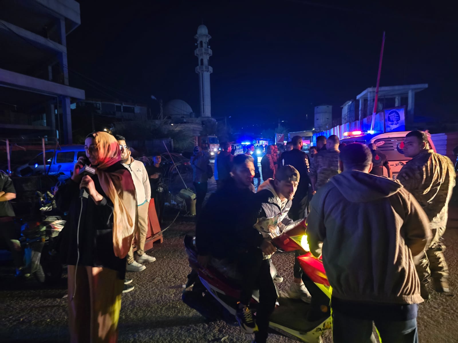 من أمام مخيم عين الحلوة (أحمد منتش).