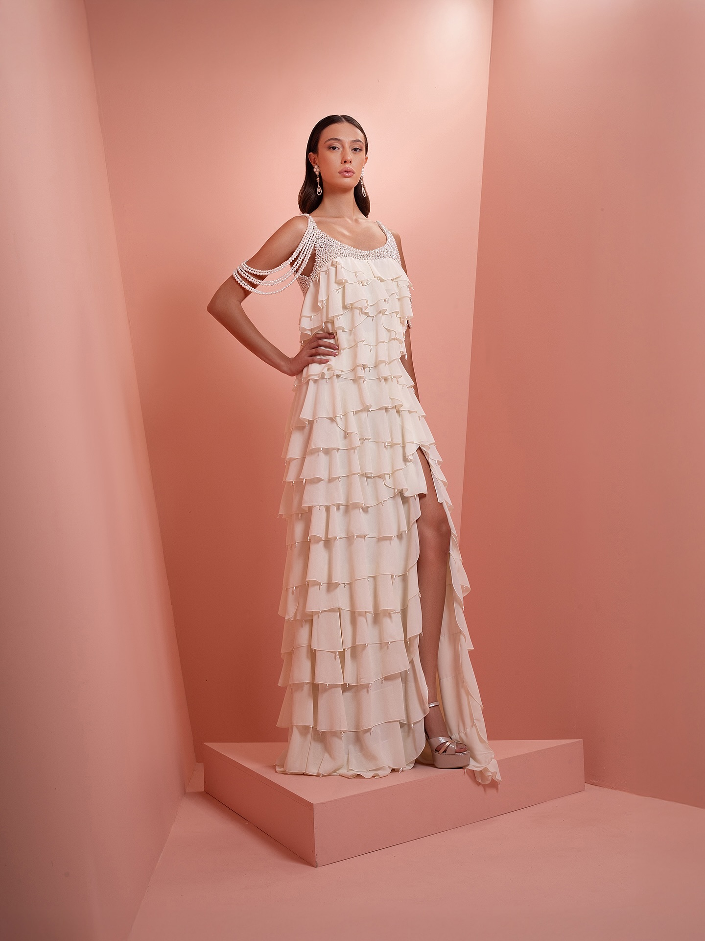 من مجموعة الأزياء الجاهزة للمصمّم زياد نكد لربيع وصيف 2026 (إنستغرام)