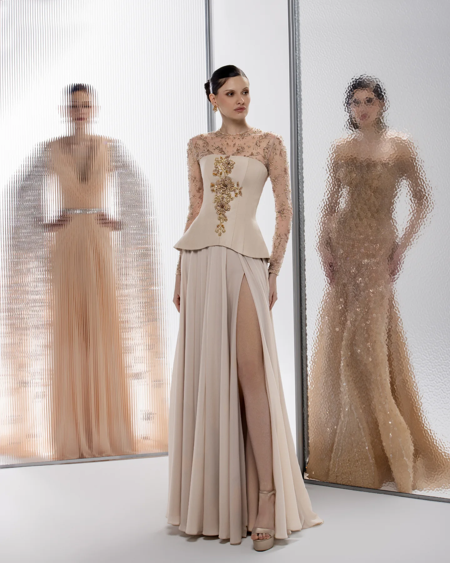 من مجموعة الوعد لربيع وصيف 2026 للمصمّم نجا سعادة (إنستغرام)