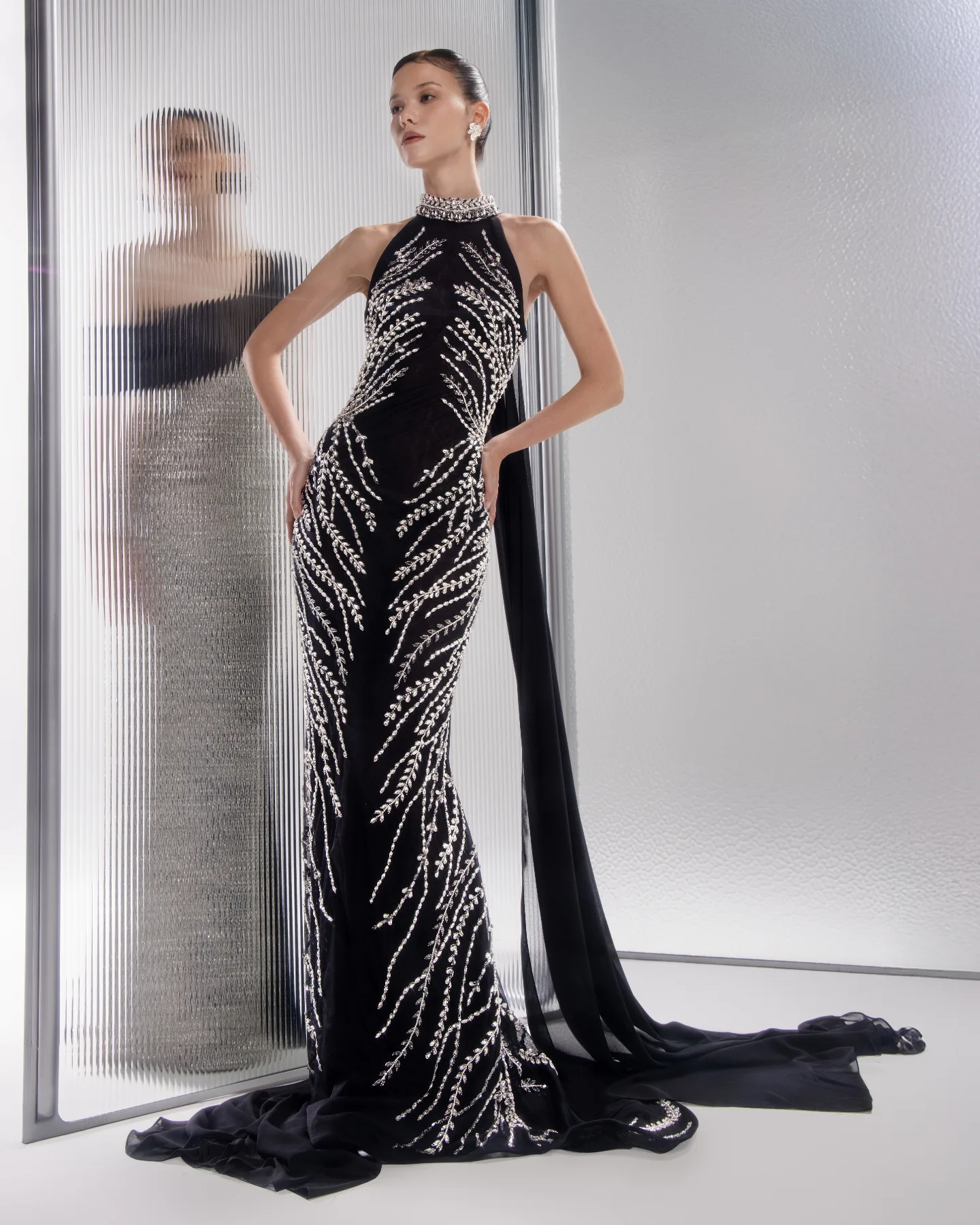 من مجموعة الوعد لربيع وصيف 2026 للمصمّم نجا سعادة (إنستغرام)