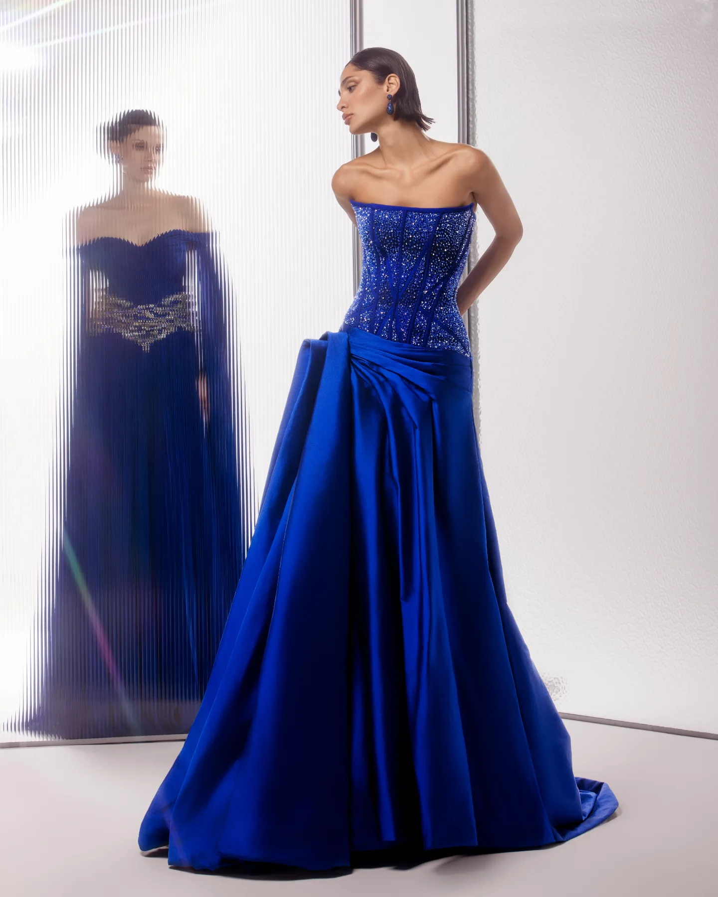 من مجموعة الوعد لربيع وصيف 2026 للمصمّم نجا سعادة (إنستغرام)