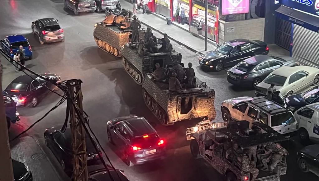 انتشار للجيش اللبناني في عائشة بكار في بيروت (نبيل اسماعيل)