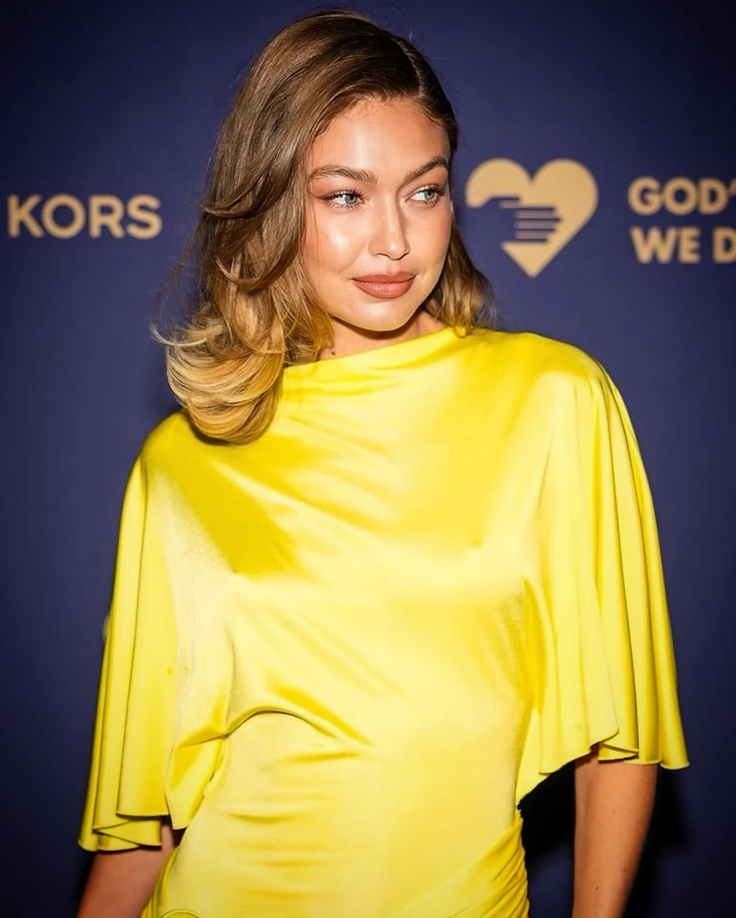  جيجي حديد في حفل Golden Heart Awards (إنستغرام)  