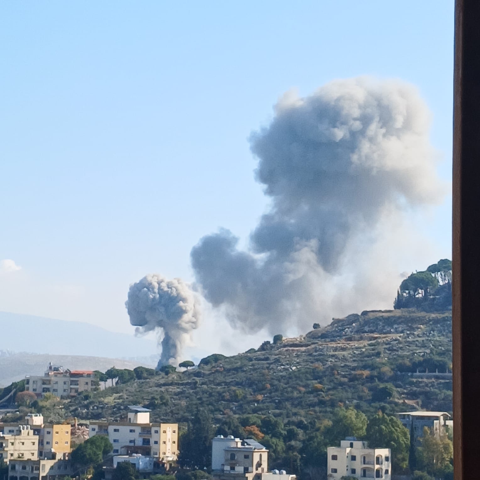 غارات على بلدة النميرية 