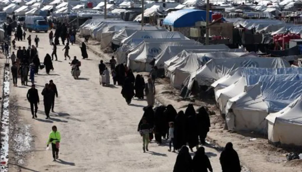 سوريا... تقليص المساعدات الأميركية يهدد باضطرابات في مخيمي الهول وروج