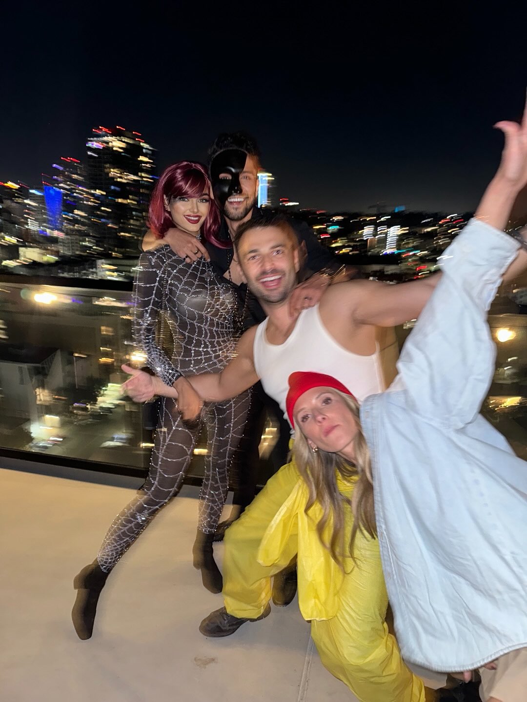 ماهلاغا جابري وخطيبها في هالووين (إنستغرام)