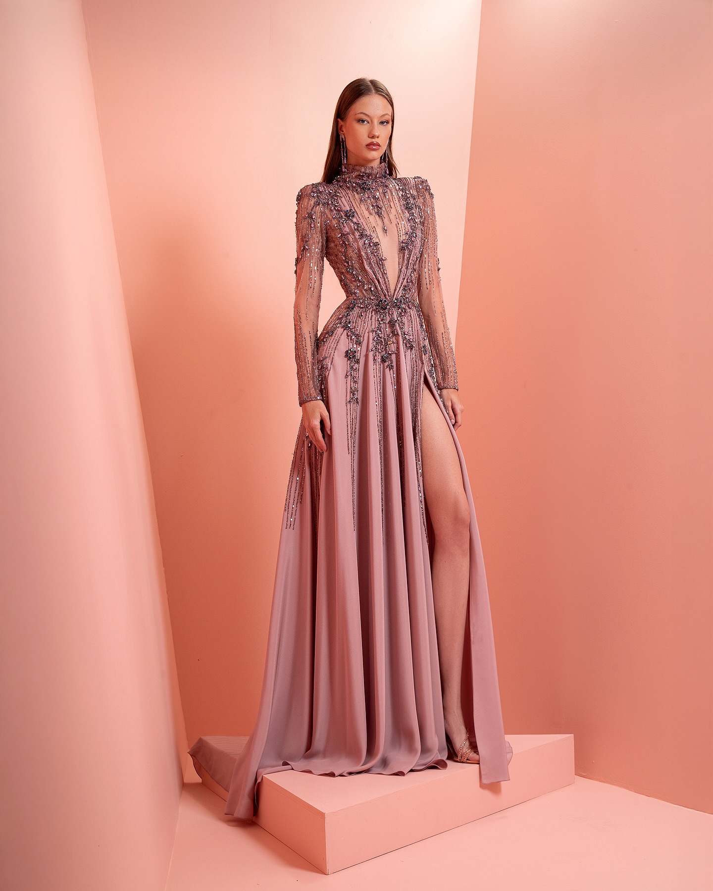 من مجموعة الأزياء الجاهزة للمصمّم زياد نكد لربيع وصيف 2026 (إنستغرام)