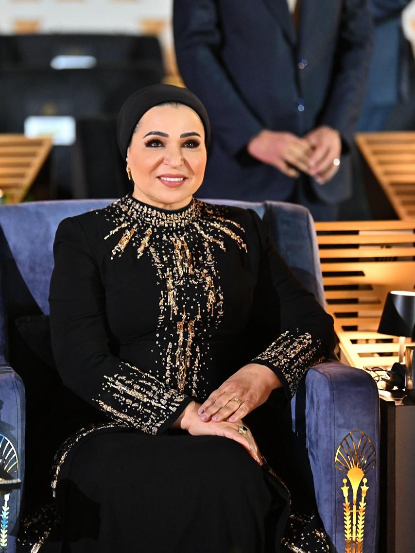 انتصار السيسي بإطلالة ملكية من مرمر حليم في افتتاح المتحف المصري الكبير (انستغرام)