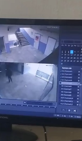 مدير مدرسة يدفع طالباً مصاباً بالتوحد من الدرج (إكس)