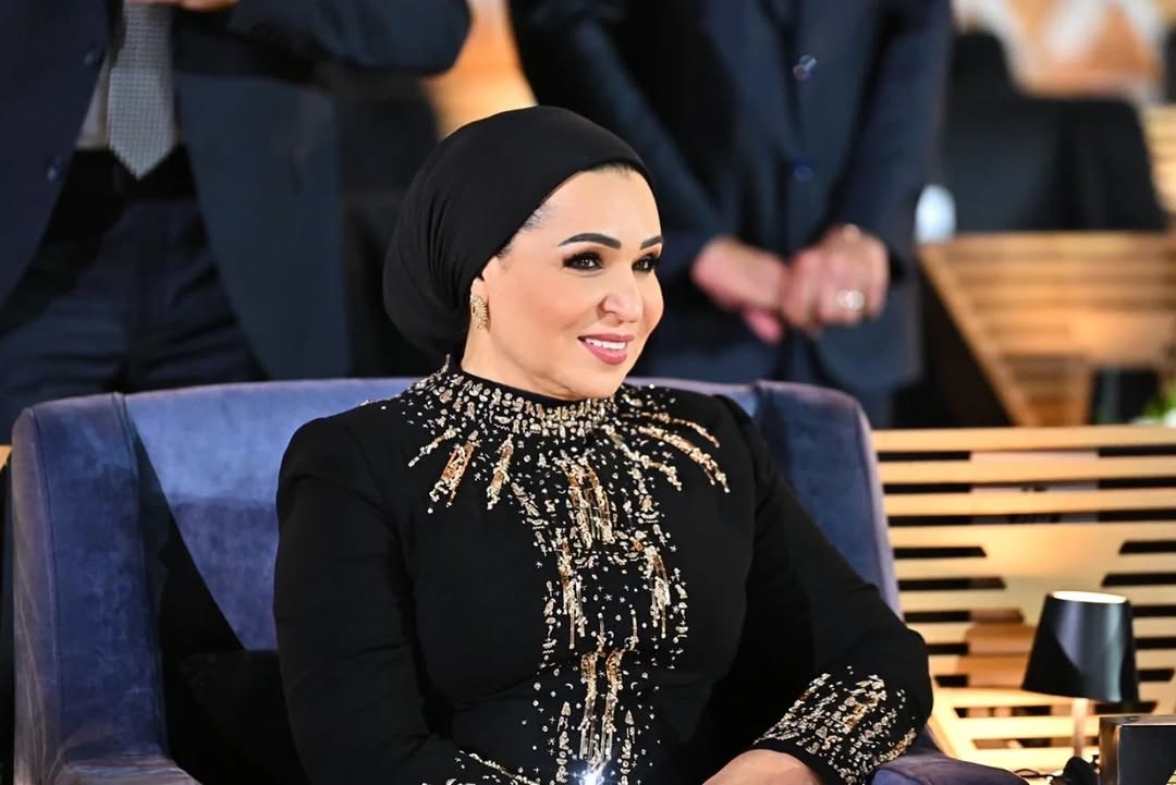 مكياج انتصار السيسي لإطلالة المرأة العربية الانيقة (انستغرام)