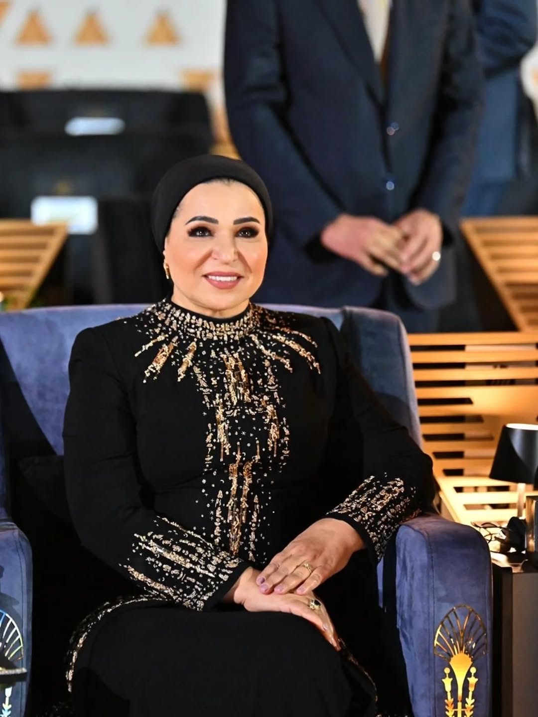 خطوات عمل مكياج انتصار السيسي الفخم (انستغرام)