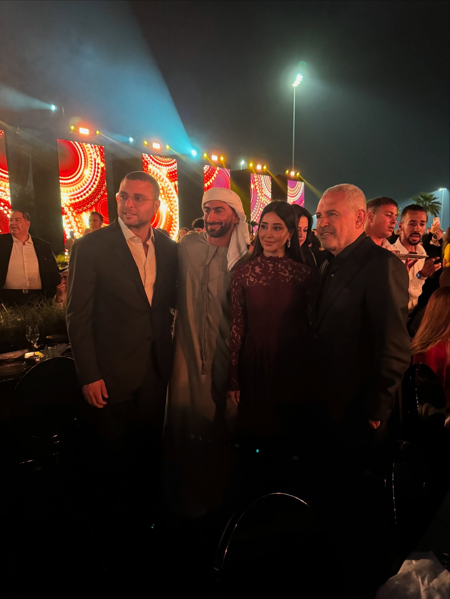 إيلي صعب ونجله إيلي صعب جونيور مع أسيل عمران وأنس بوخش (إنستغرام)