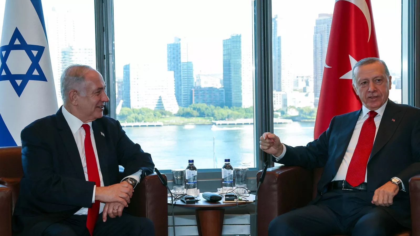 أردوغان و نتنياهو على هامش الدورة الثامنة والسبعين للجمعية العامة للأمم المتحدة في نيويورك في 19 سبتمبر 2023. (أ ف ب/ أرشيف)