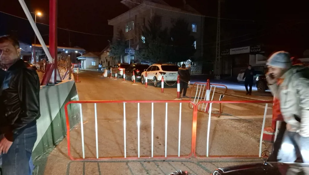 لبنان يقفل موقتاً معبر المصنع مع التطورات السورية المتسارعة