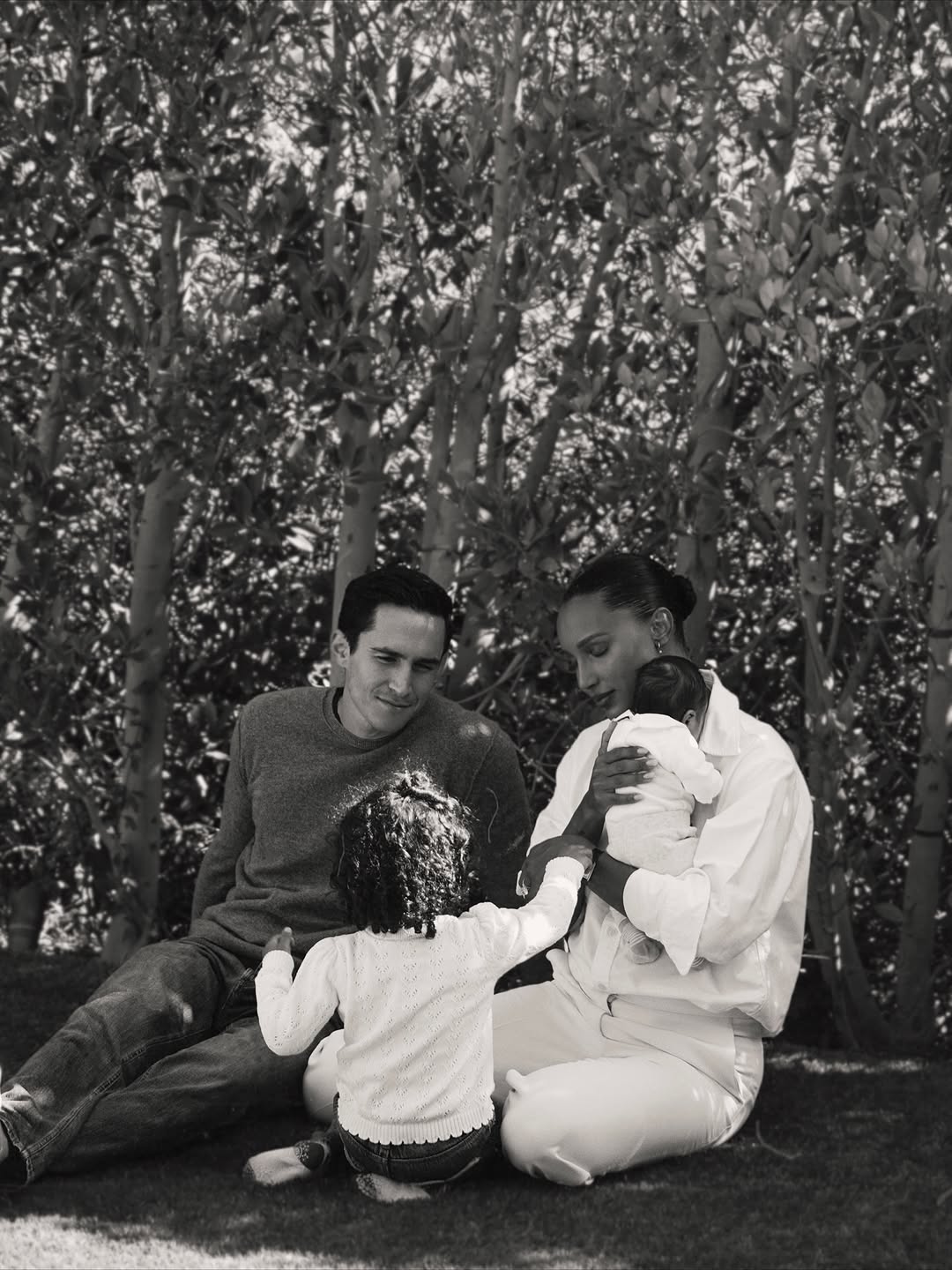 جاسمين توكس تكشف بالصور عن أجواء استقبال مولودها الجديد (انستغرام)