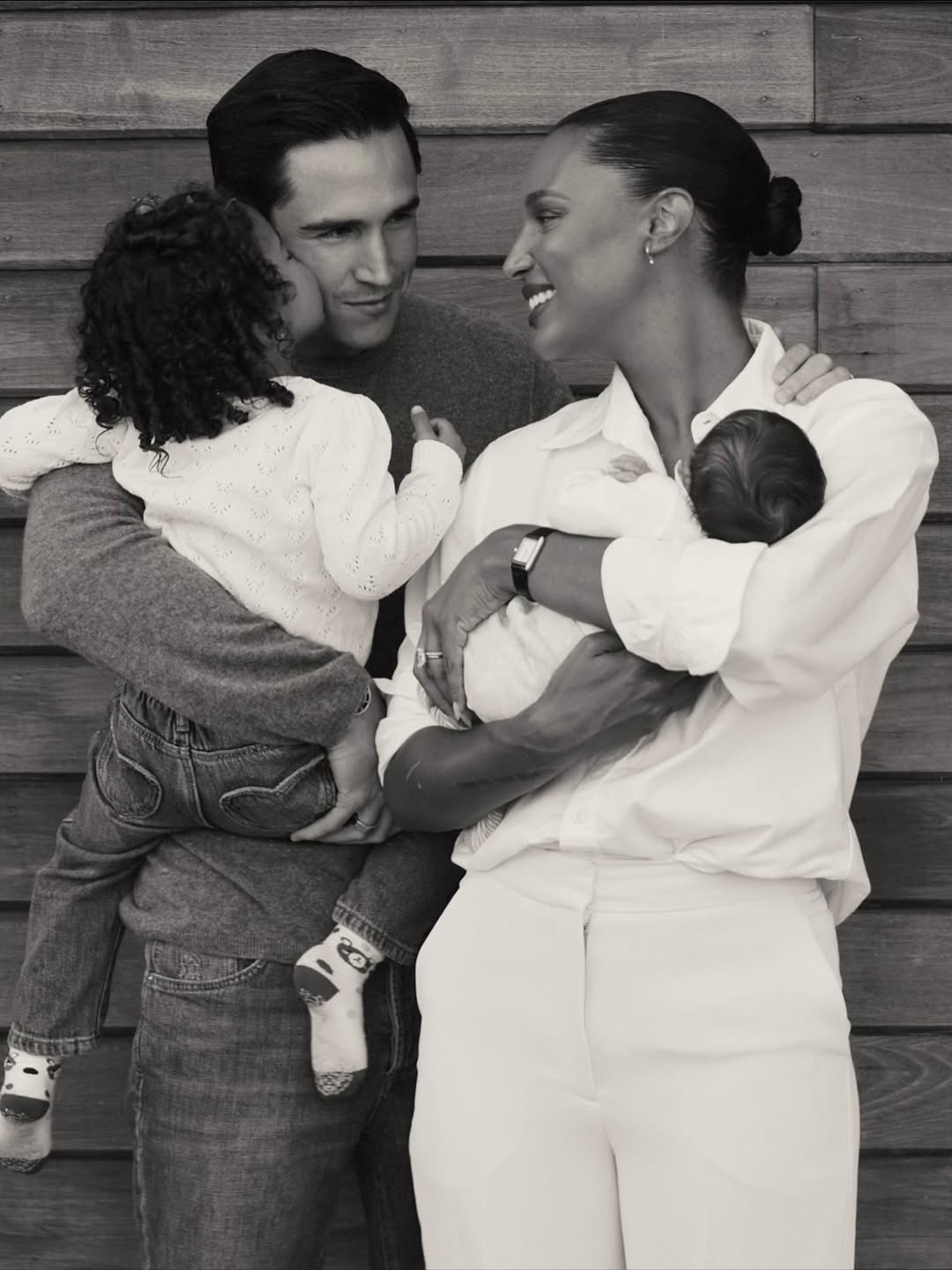 جاسمين توكس تكشف بالصور عن أجواء استقبال مولودها الجديد (انستغرام)