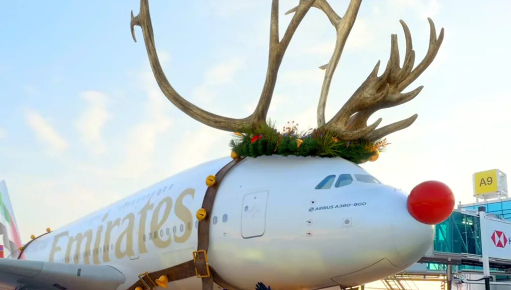 ماسك: "طيران الإمارات" أبدعت في احتفالات عيد الميلاد