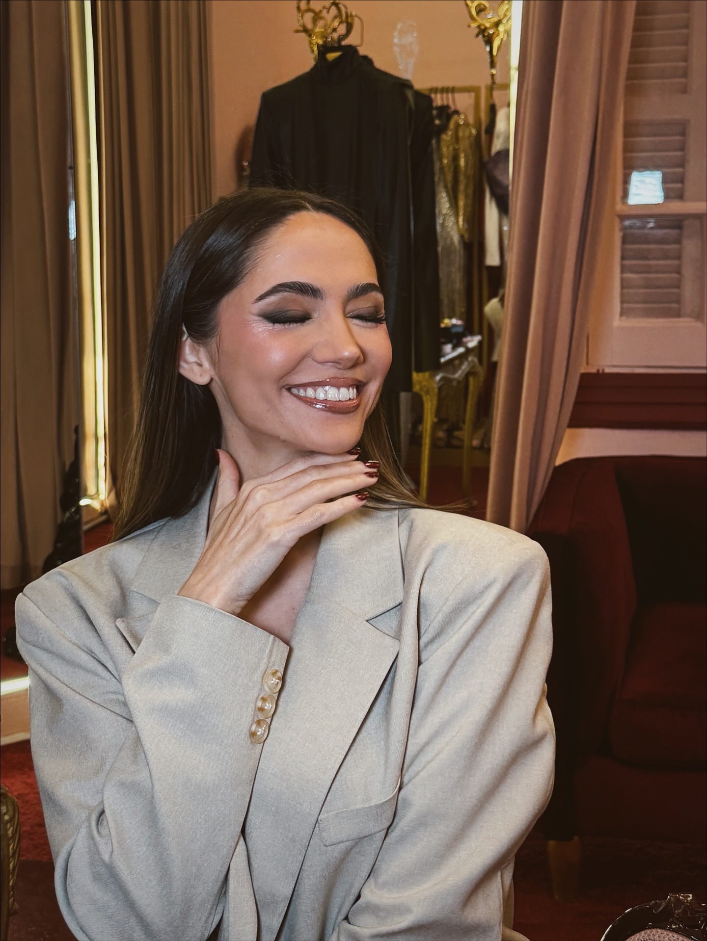 سميّة رضا بمكياج عربي دافىء (إنستغرام)