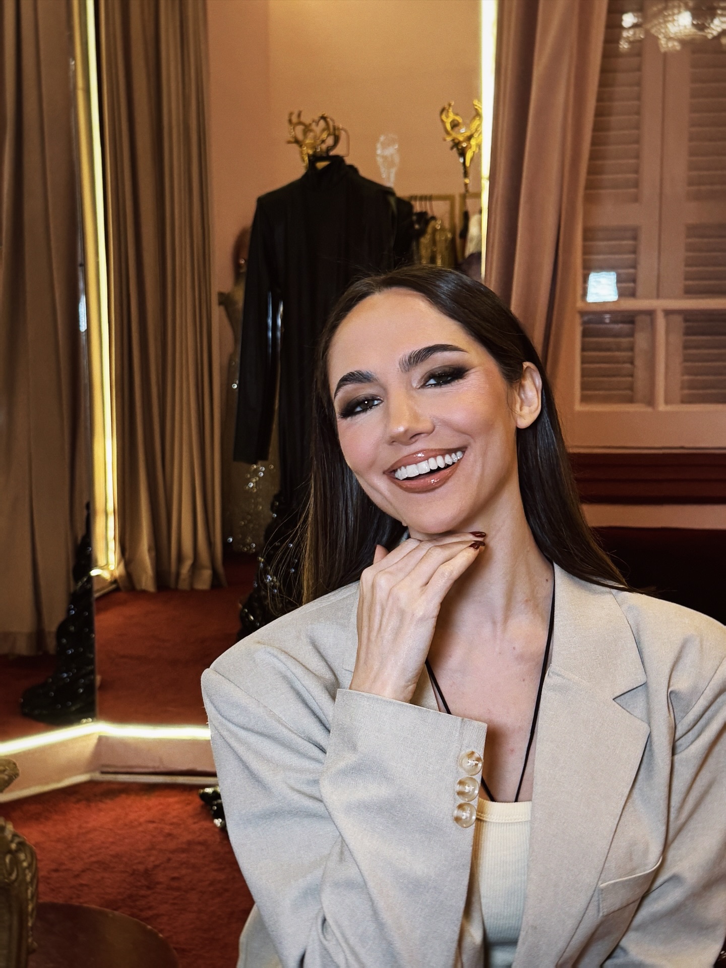 سميّة رضا بمكياج عربي دافىء (إنستغرام)