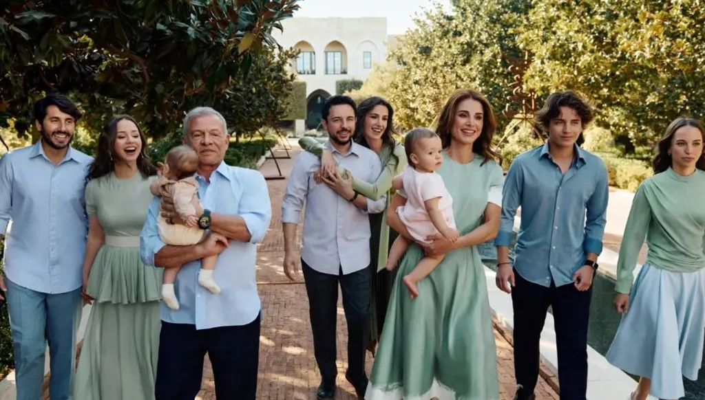 الملكة رانيا والأميرة إيمان عبدالله الثاني بإطلالة أنيقة منسّقة مع نهاية 2025 (صور)