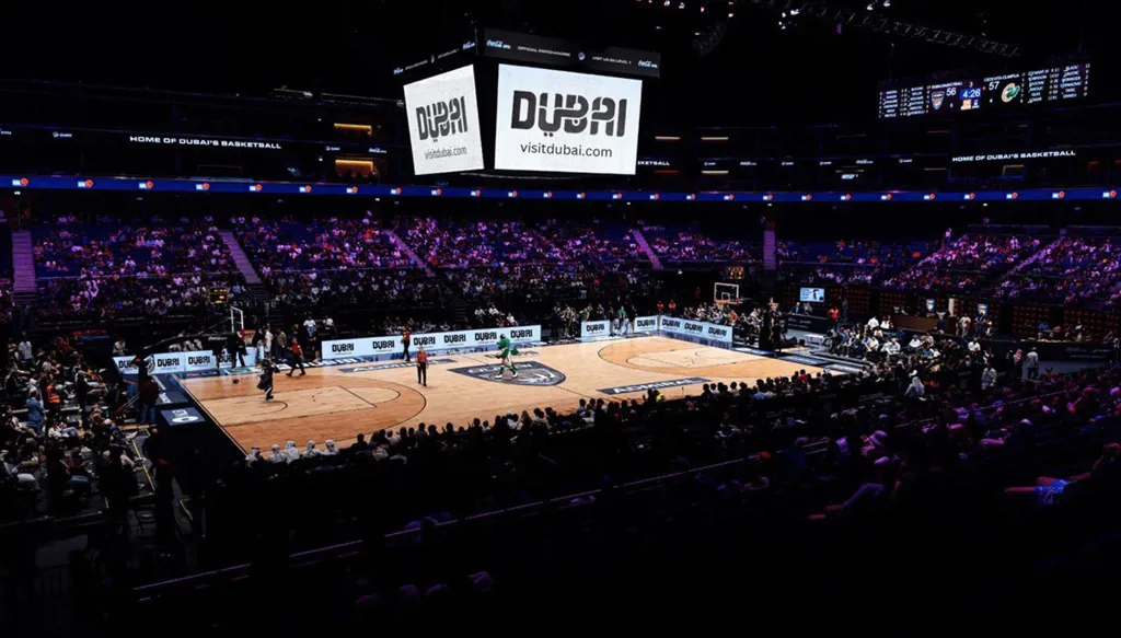 دبي يواصل تألقه في كوكا كولا أرينا ويقلب الطاولة على باريس بانتصار مثير