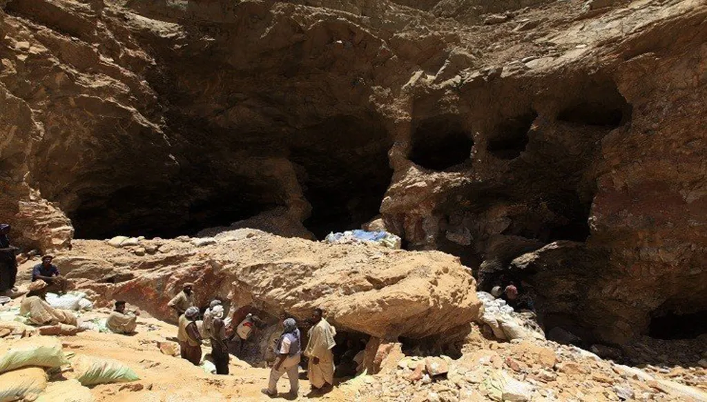 10 قتلى بانهيار منجم للذهب في السودان
