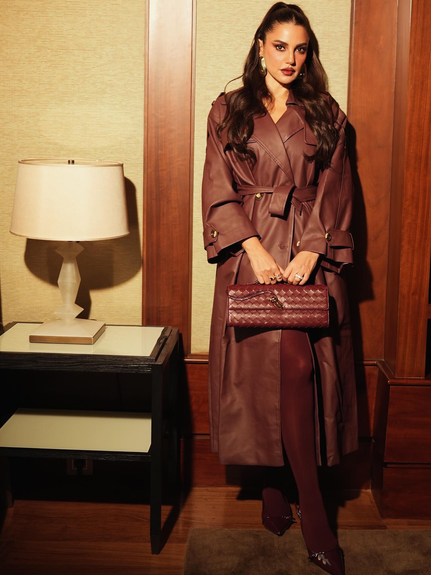 درّة زروق بموضة البرغندي للشتاء  (إنستغرام)