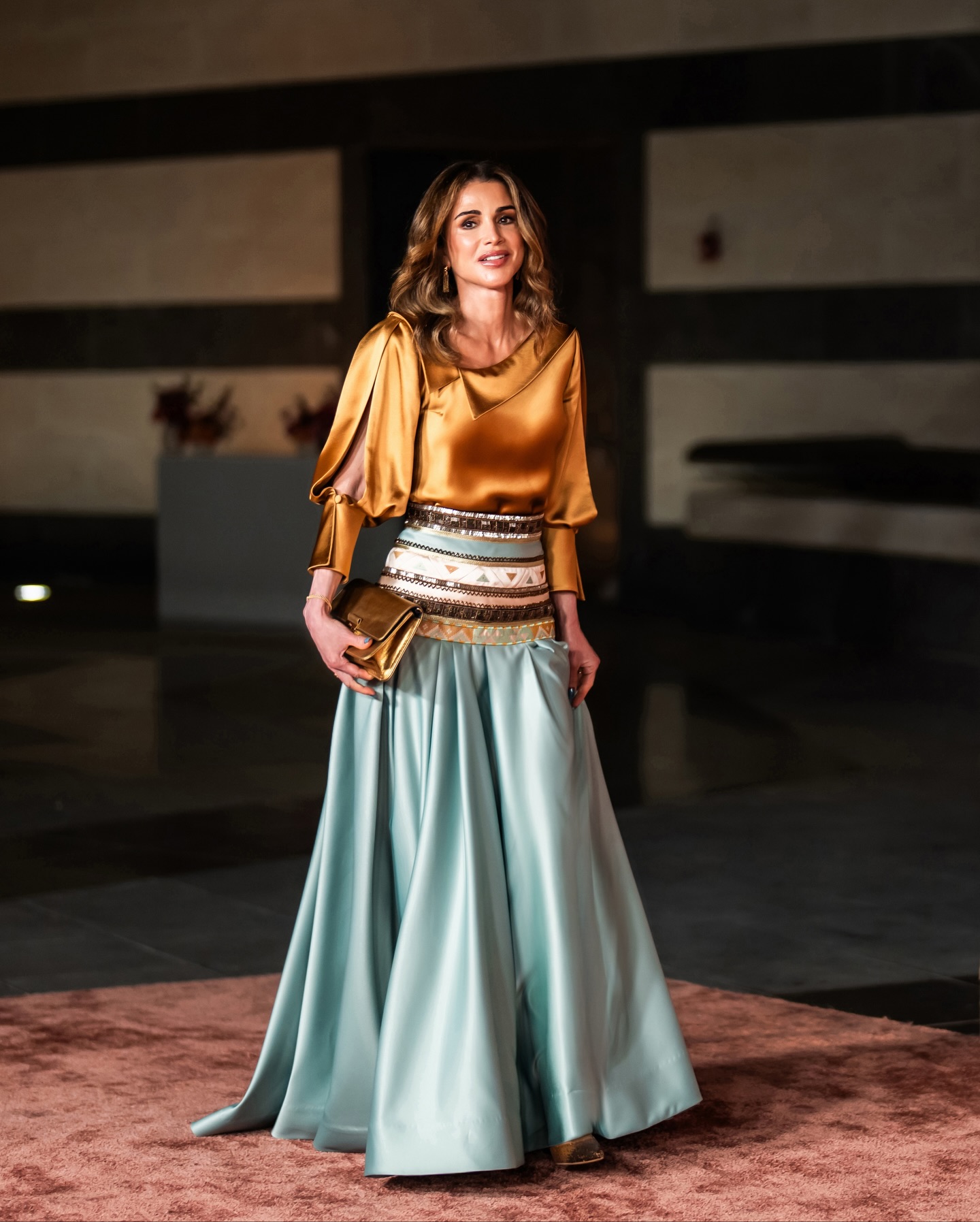 الملكة رانيا بأناقتها المبهرة (إنستغرام)