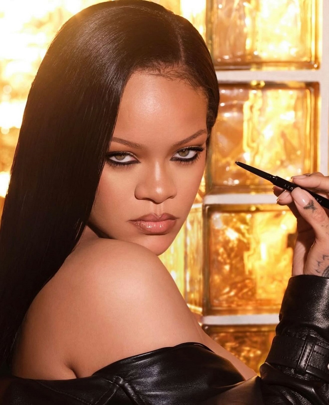 ريهانا أيقونة الموضة الشبابيّة (إنستغرام)