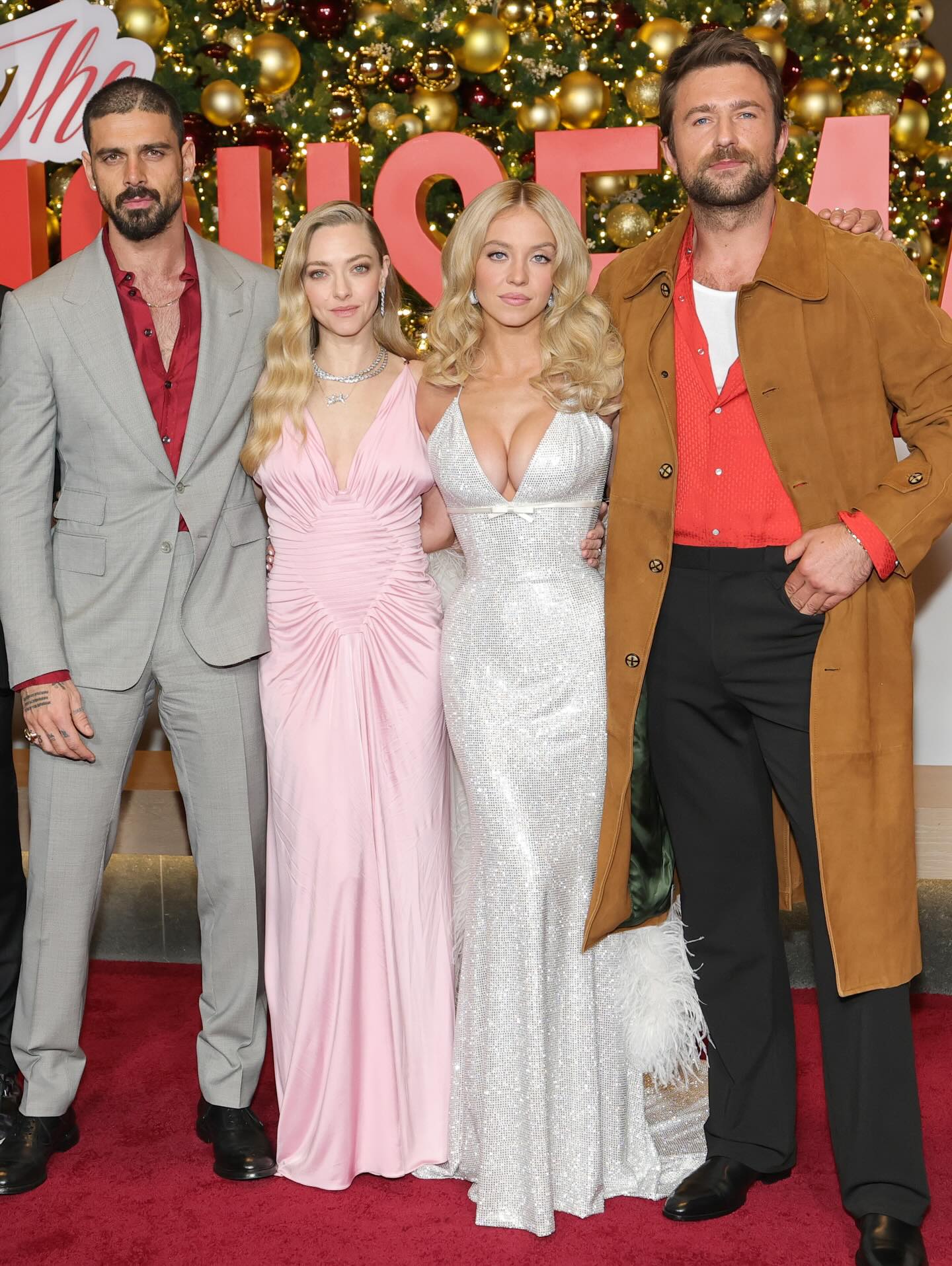 أبطال فيلم The Housemaid على السجّادة الحمراء (إنستغرام)