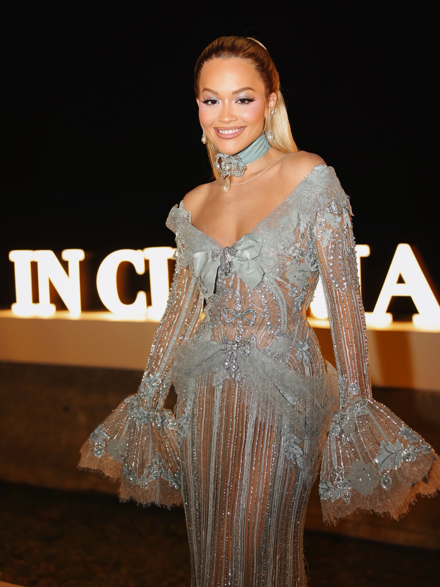 ريتا أورا بتصميم إيلي صعب (إنستغرام)