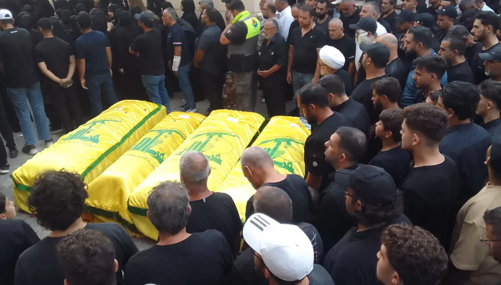 تشييع في قناريت (أحمد منتش).