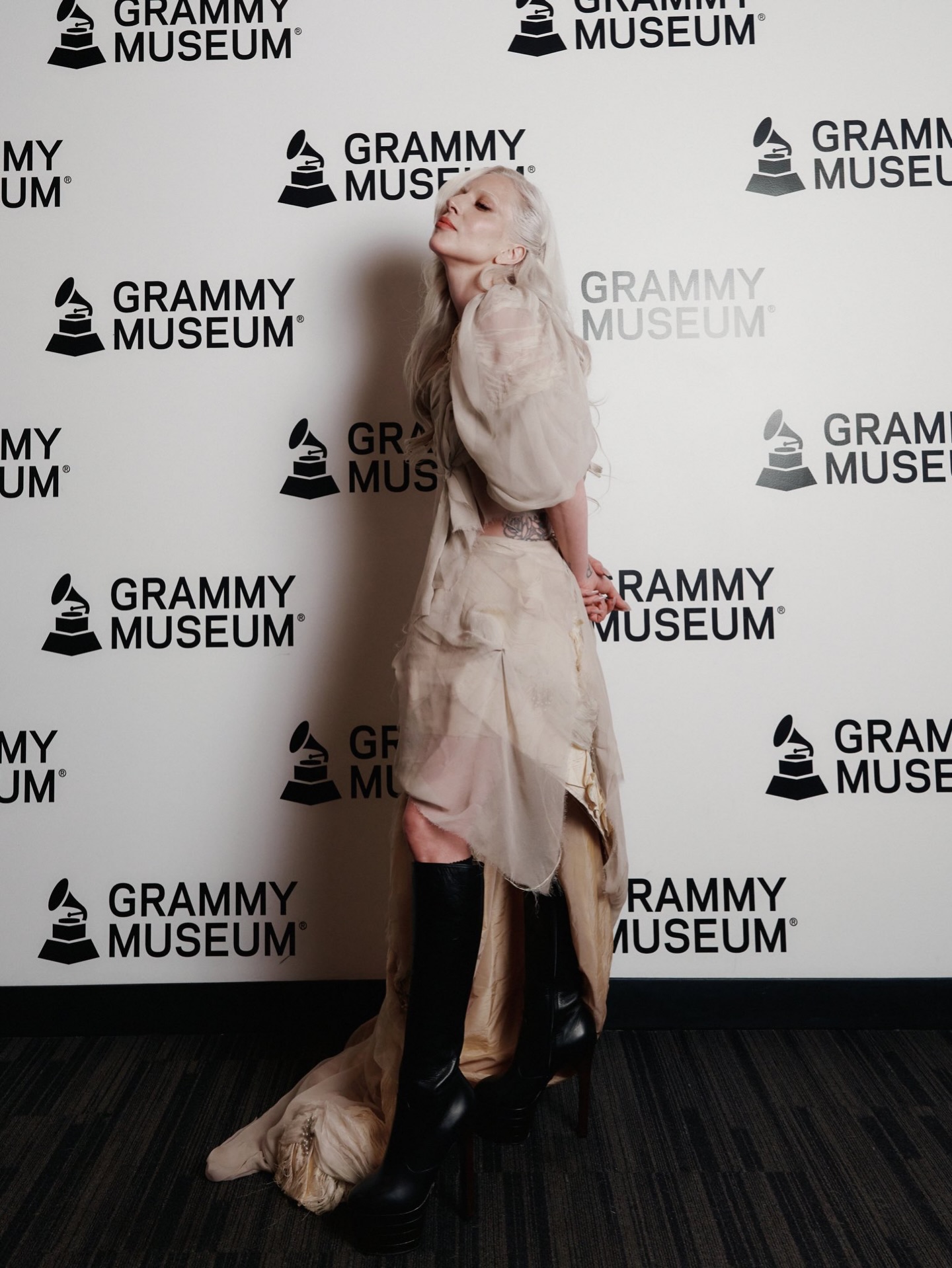 ليدي غاغا في سهرة Lady Gaga in Harlequin Live (إنستغرام) 