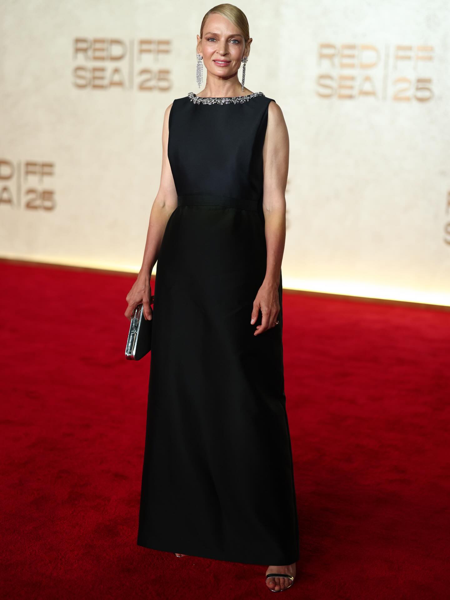 أوما تورمان بأناقتها الكلاسيكيّة (إنستغرام)