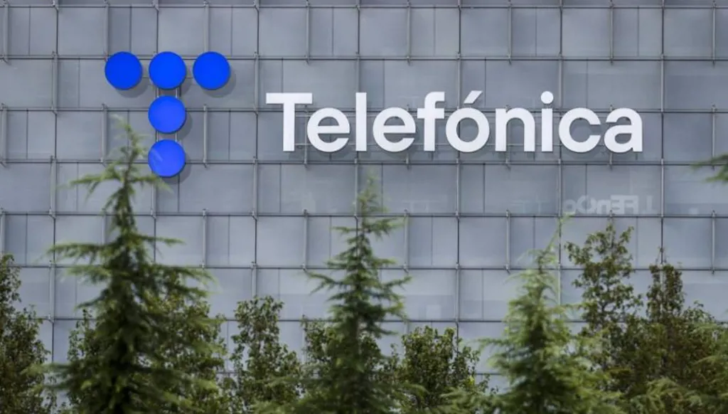 "تليفونيكا" الإسبانية تخطط لضخ استثمارات في مراكز البيانات بأوروبا