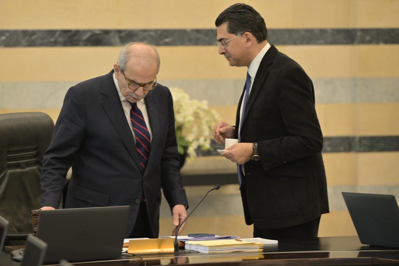 وزير الاعلام ورئيس مجلس الوزراء (نبيل اسماعيل)