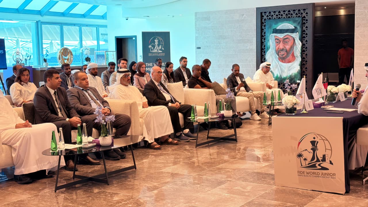 150 لاعباً ولاعبة من 40 دولة في مونديال الشطرنج بالعين.