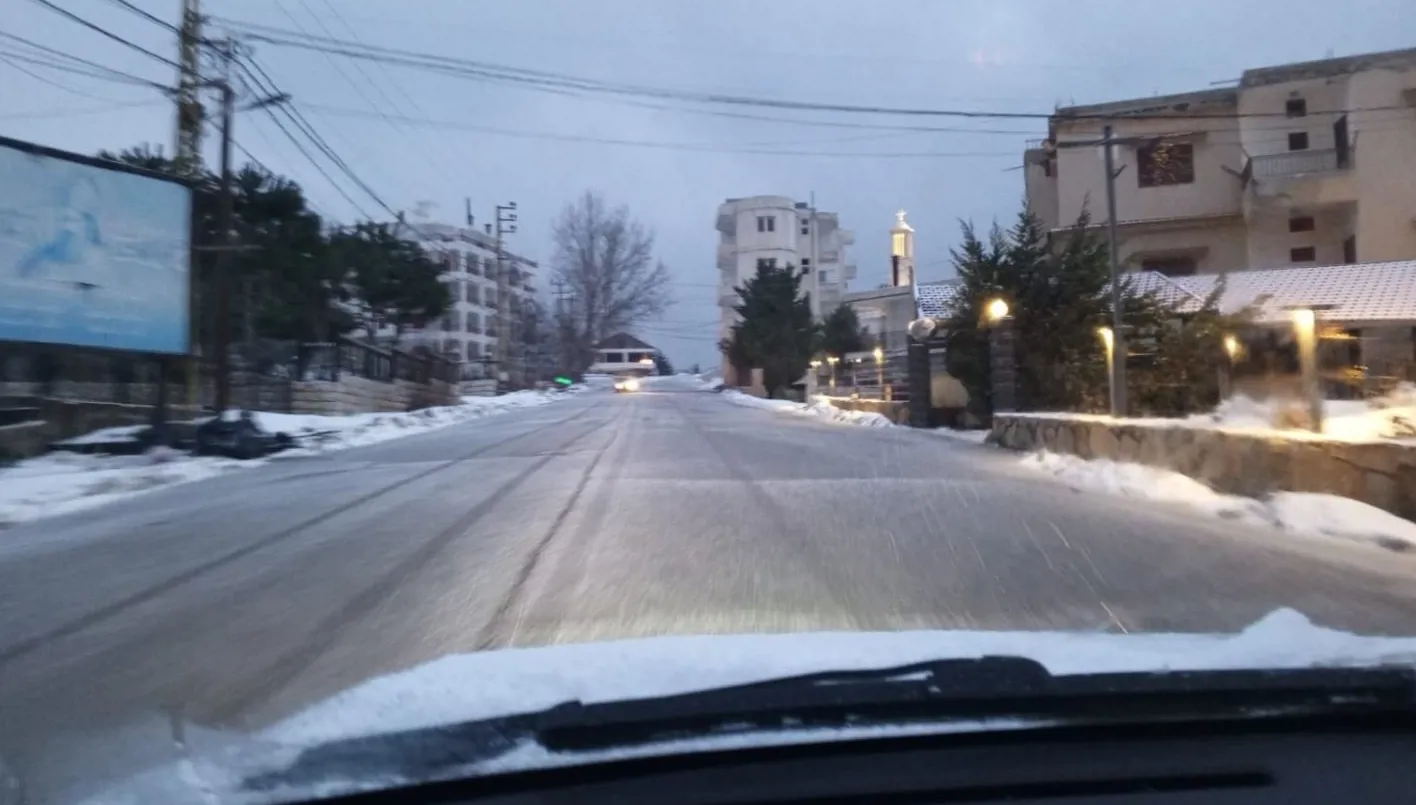 انخفاض ملموس في درجات الحرارة وأمطار تشتدّ غزارتها اليوم... المنخفض الجوي باق في لبنان حتى هذا التاريخ