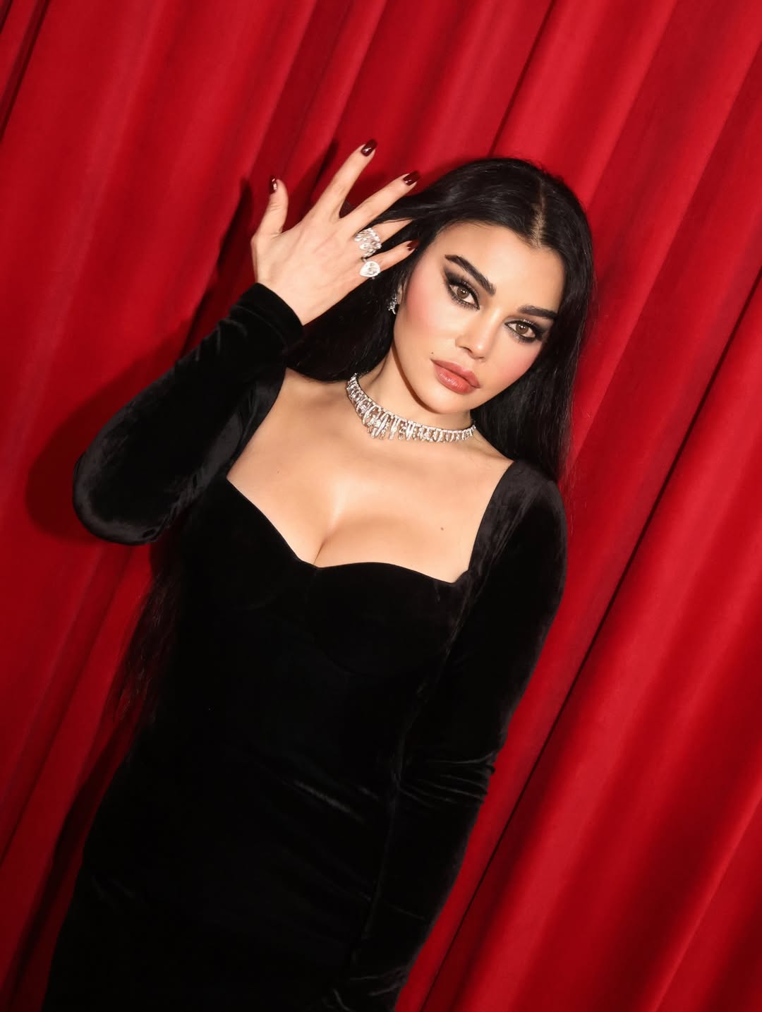 هيفاء وهبي تعتمد تسريحة شريهان الايقونية في حفل GQ الشرق الأوسط (انستغرام)